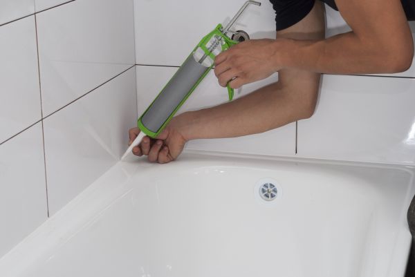 Tub Recaulking in Westlake