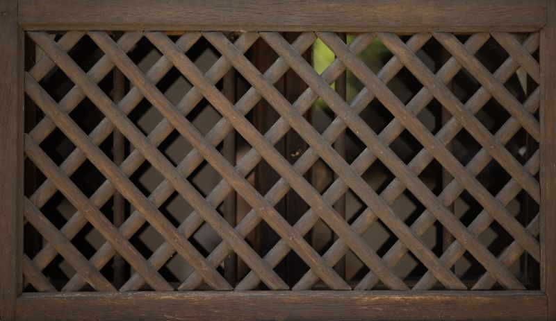 Decorative Lattice Mounting