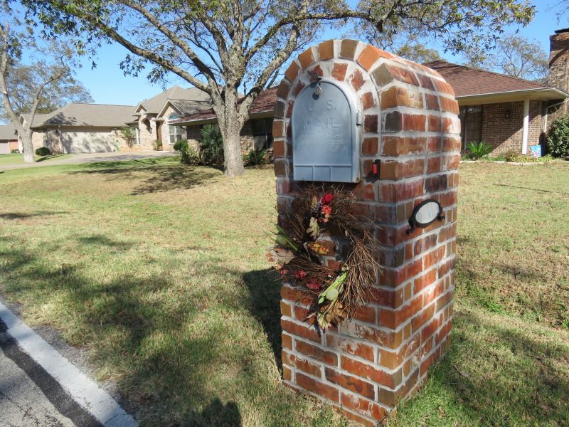 Wall Mailbox Mounting